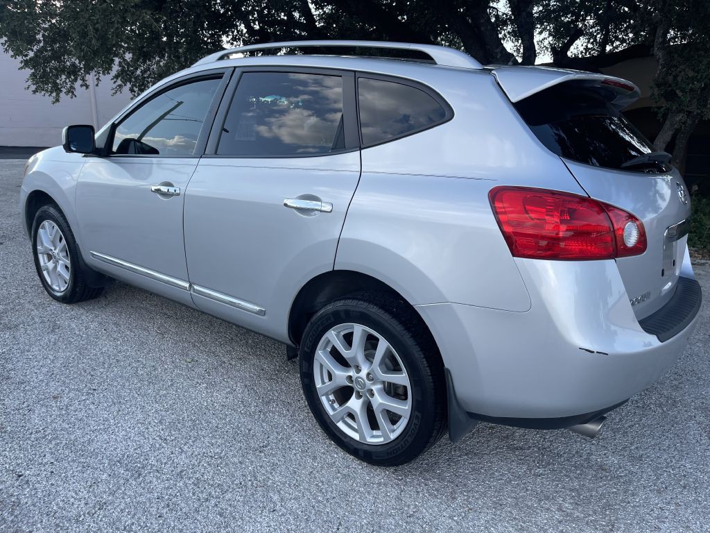 2013 Nissan Rogue Image 2