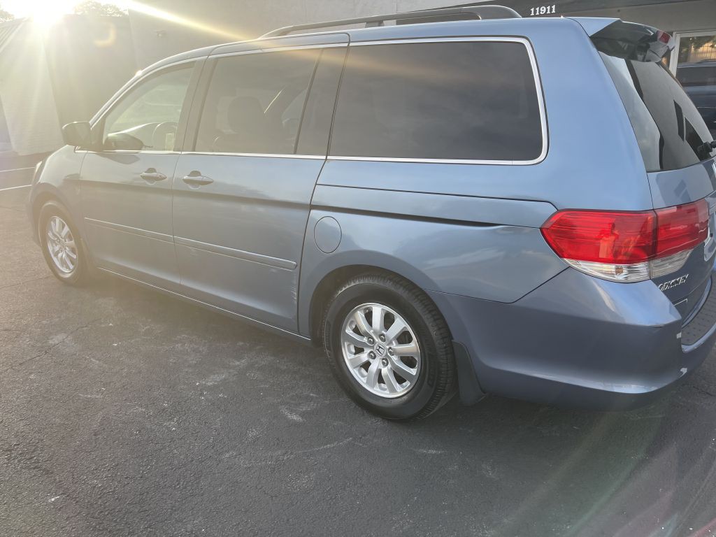 2010 Honda Odyssey Image 2