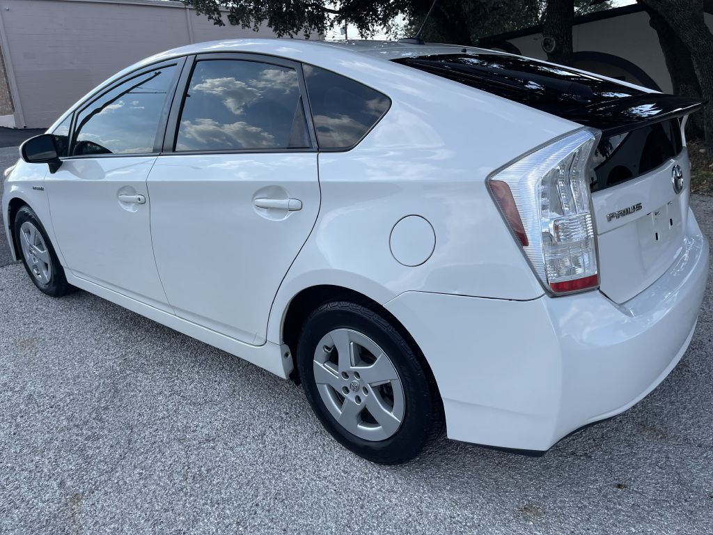 2011 Toyota Prius Image 2