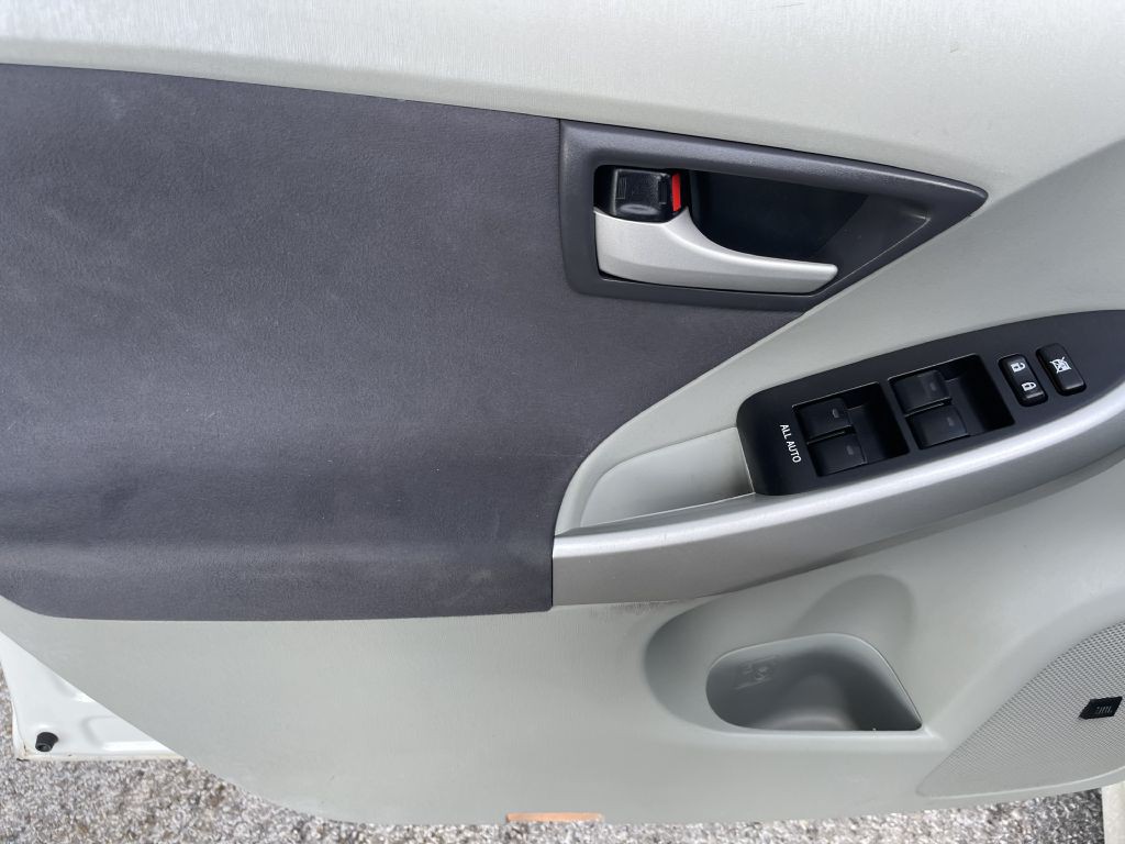 2011 Toyota Prius Image 9