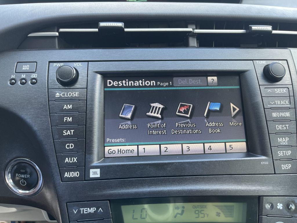 2011 Toyota Prius Image 12