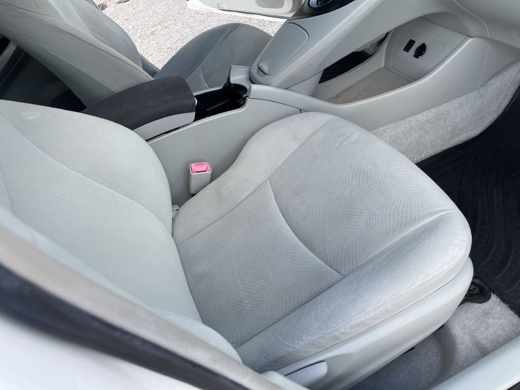 2011 Toyota Prius Image 16