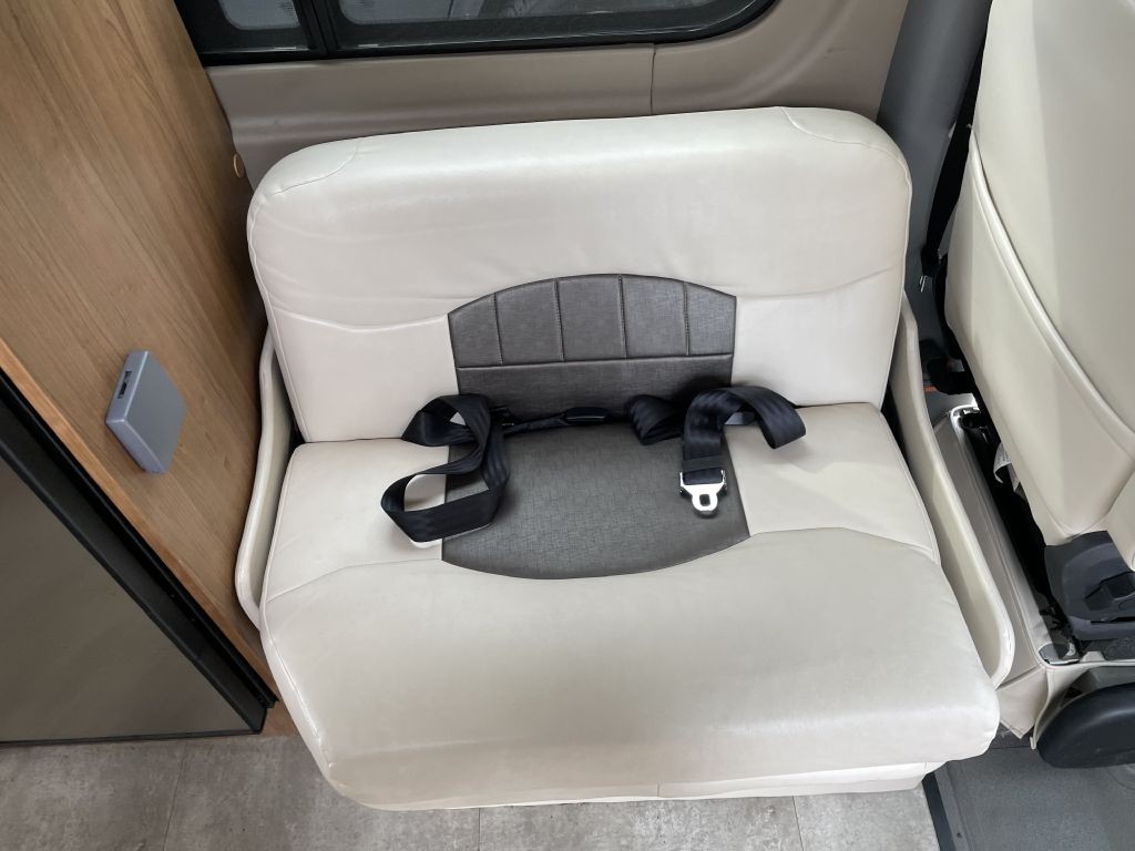 2014 Mercedes-Benz Sprinter Image 16