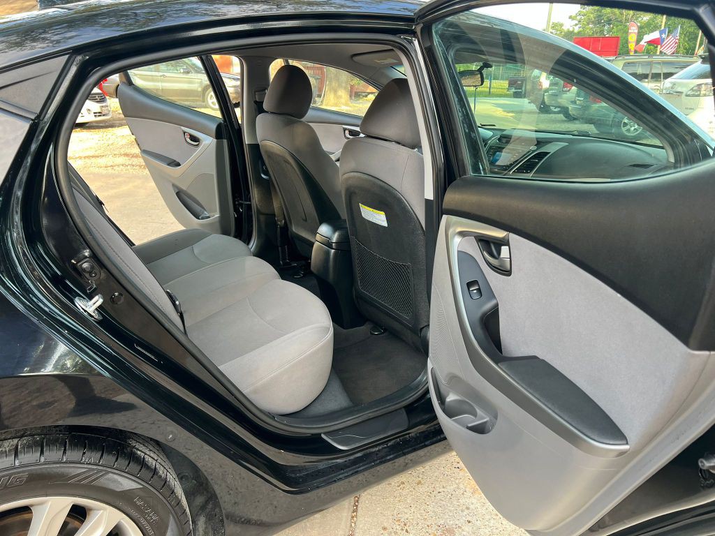 2016 Hyundai Elantra Image 11