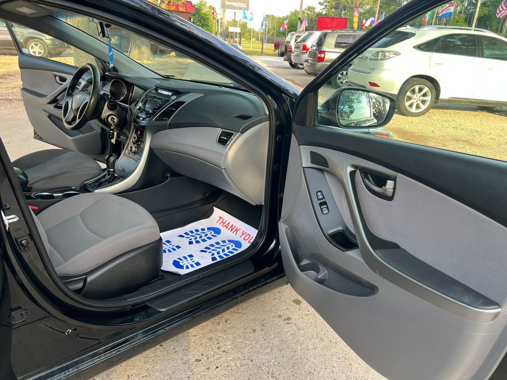 2016 Hyundai Elantra Image 12
