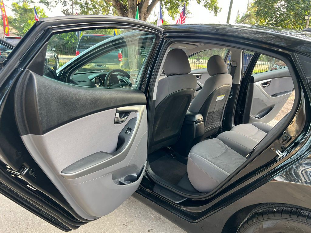 2016 Hyundai Elantra Image 14