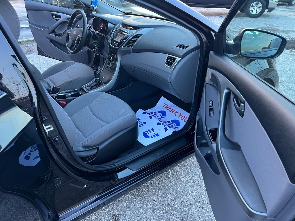 2016 Hyundai Elantra Image 11