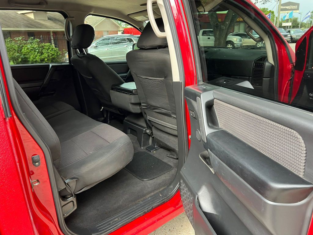 2012 Nissan Titan Image 11