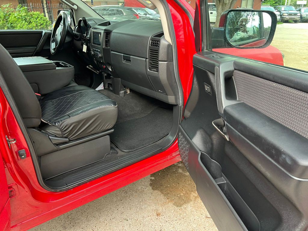2012 Nissan Titan Image 12