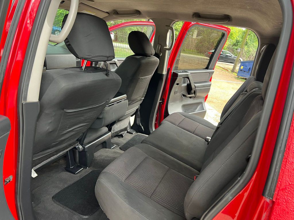 2012 Nissan Titan Image 18