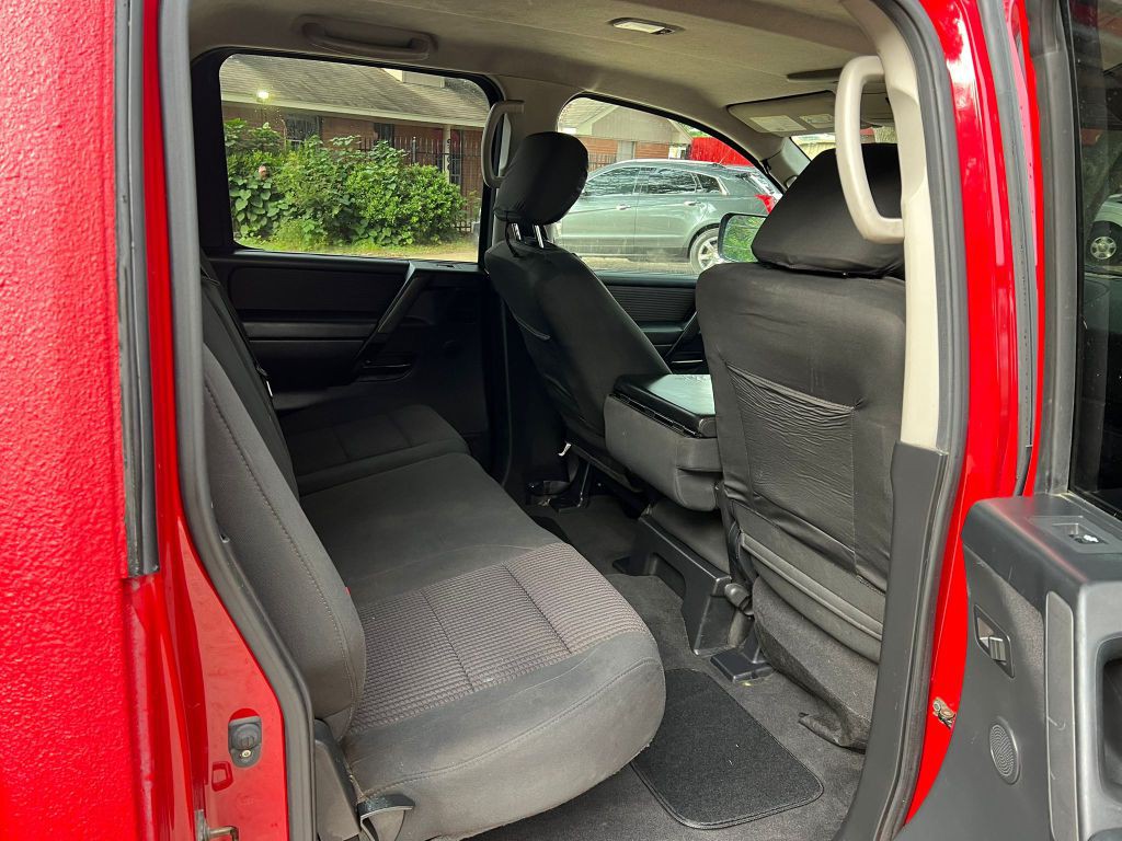 2012 Nissan Titan Image 20
