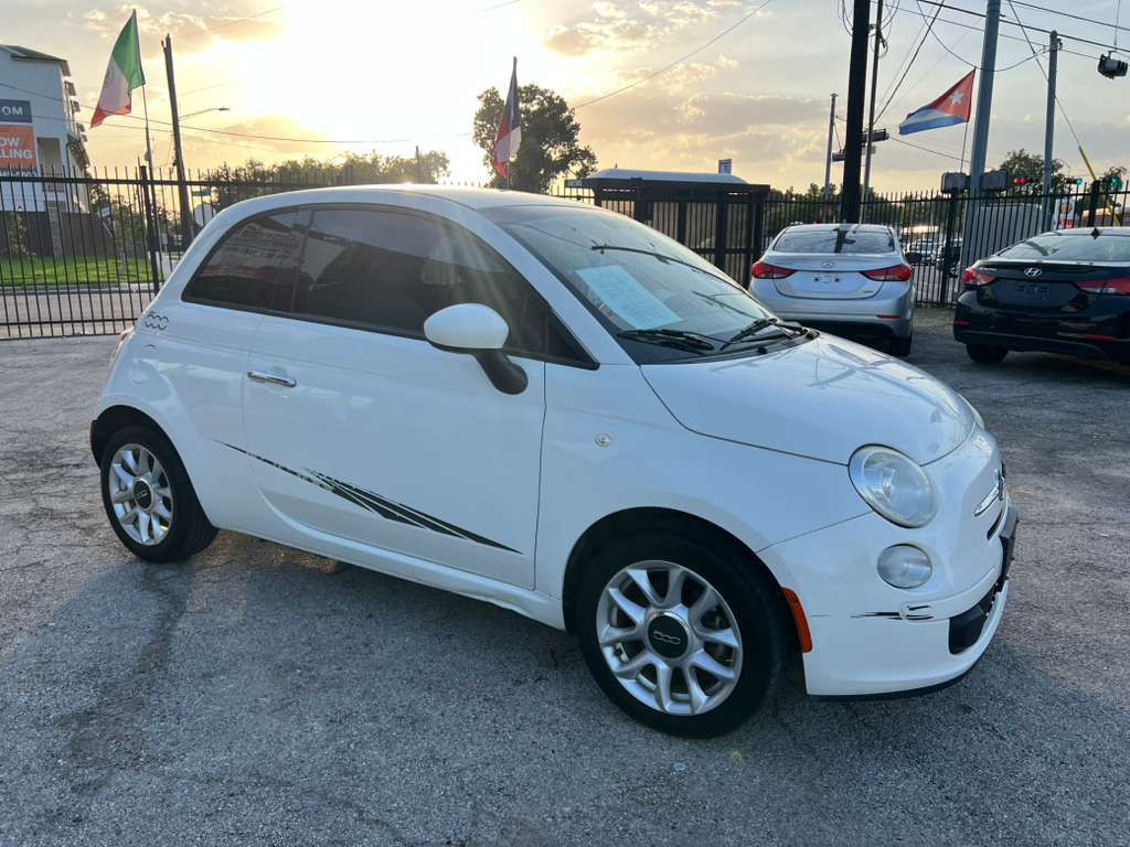 2017 FIAT 500 Image 2