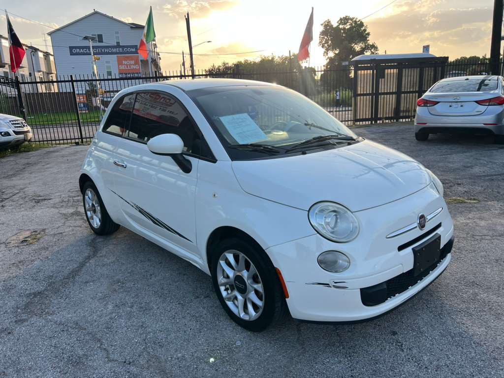 2017 FIAT 500 Image 5