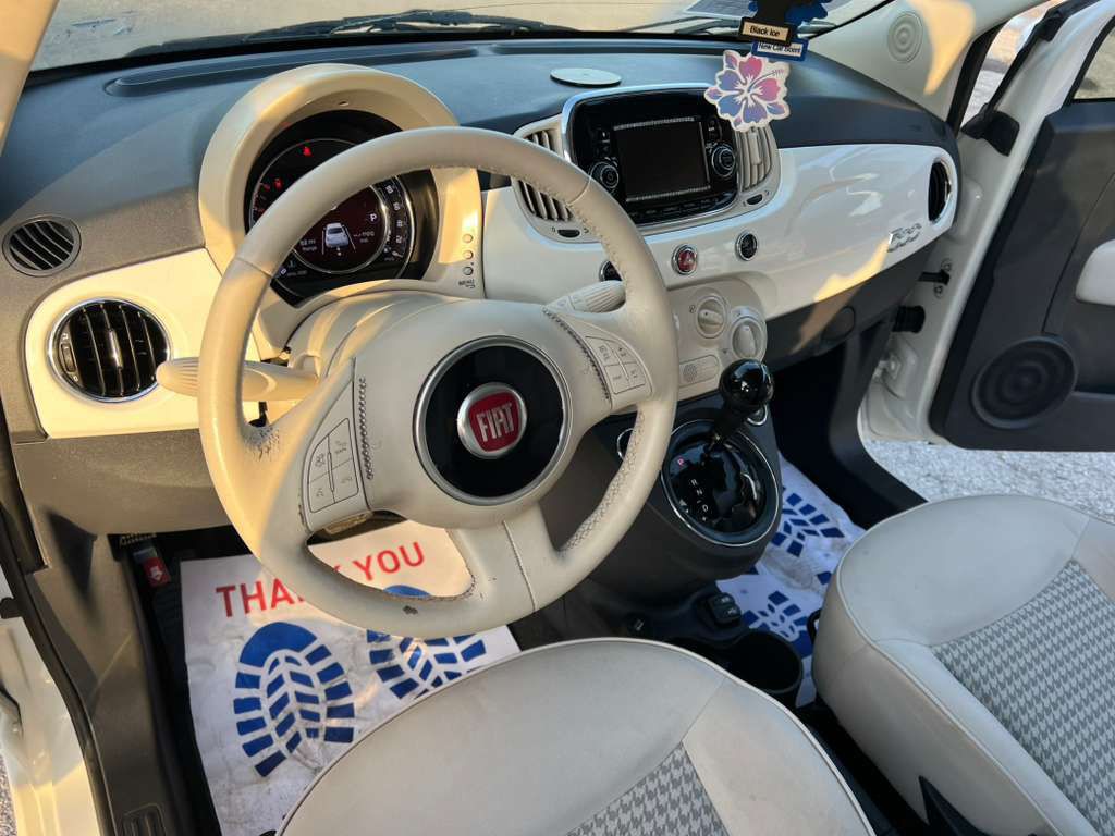 2017 FIAT 500 Image 11