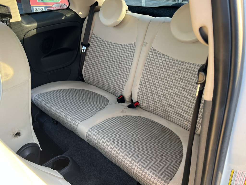 2017 FIAT 500 Image 12