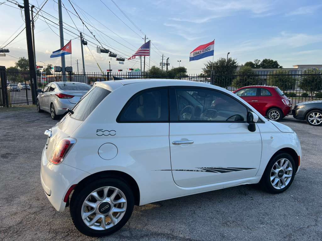 2017 FIAT 500 Image 19