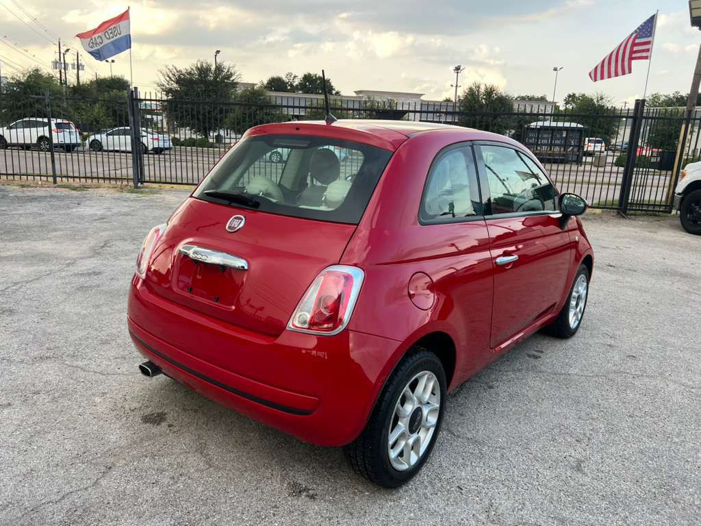 2013 FIAT 500 Image 10