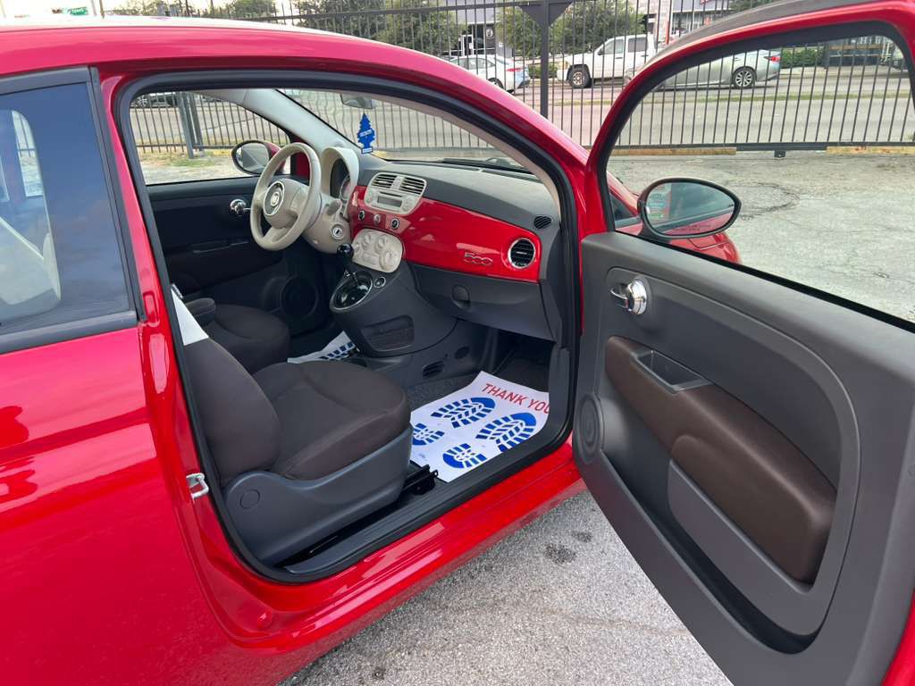 2013 FIAT 500 Image 13