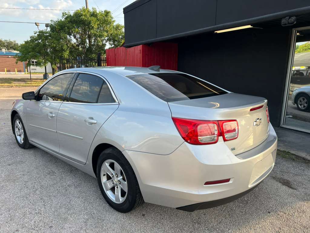 2015 Chevrolet Malibu Image 8