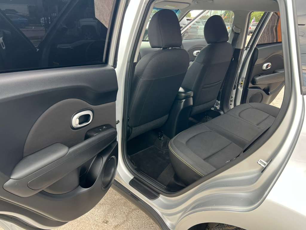 2016 Kia Soul Image 11