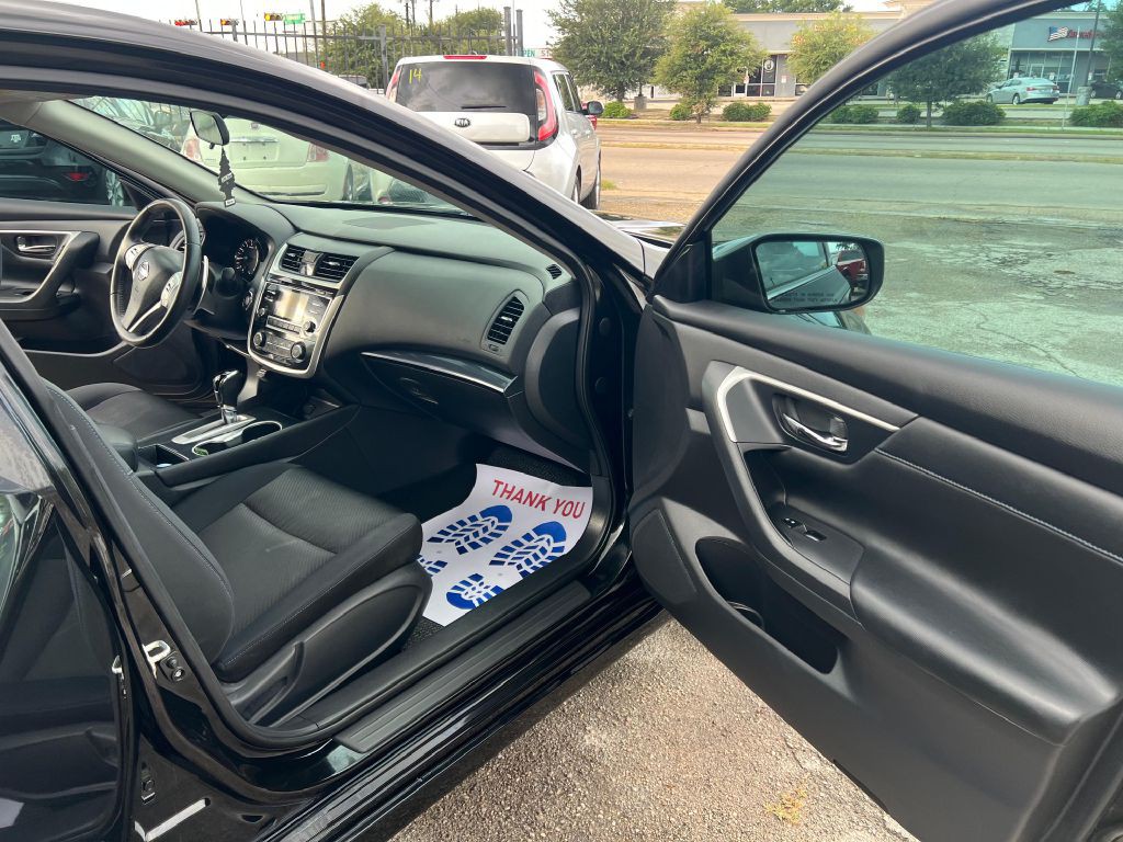 2018 Nissan Altima Image 9