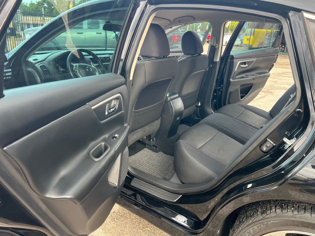 2018 Nissan Altima Image 11