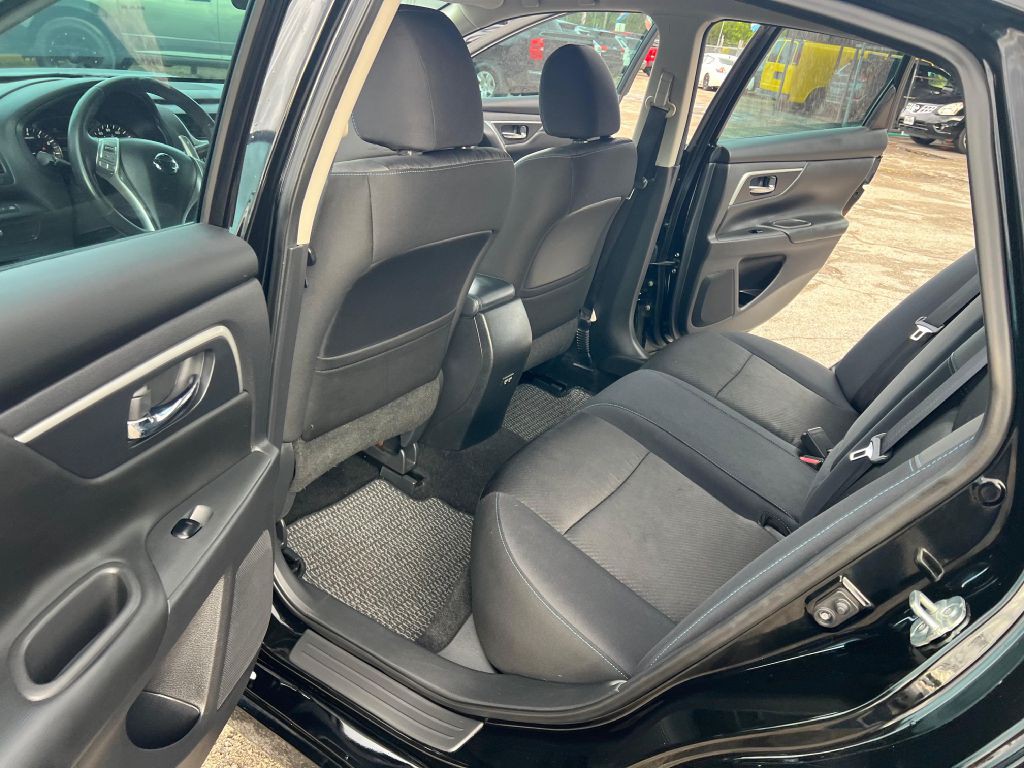 2018 Nissan Altima Image 17