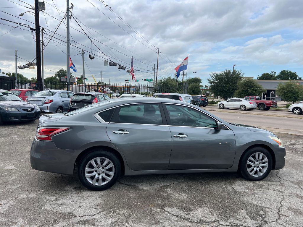 2015 Nissan Altima Image 6