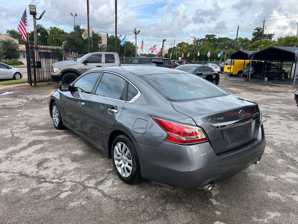 2015 Nissan Altima Image 11