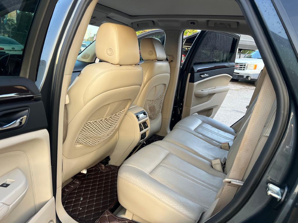 2011 Cadillac SRX Image 17