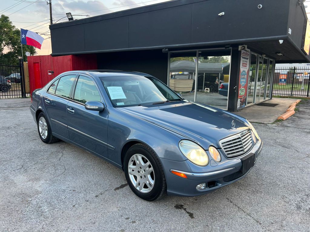 2004 Mercedes-Benz E-Class Image 2