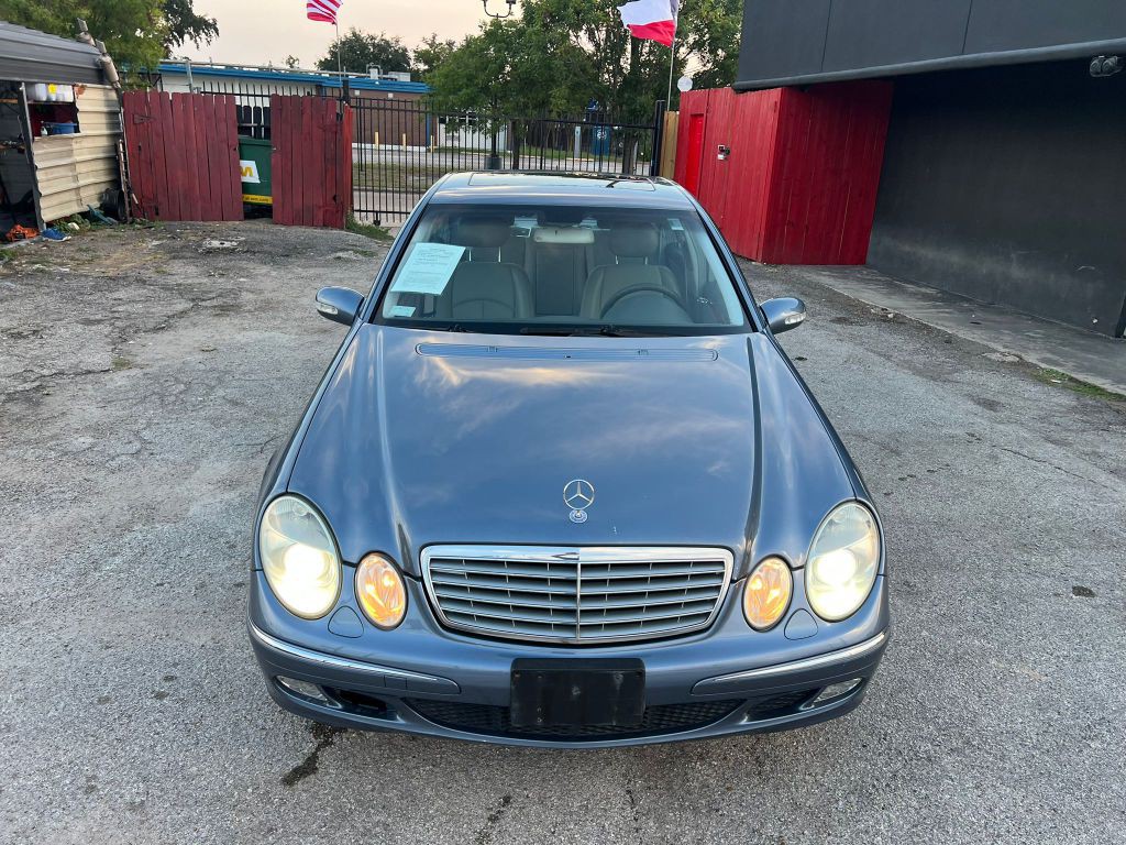 2004 Mercedes-Benz E-Class Image 3