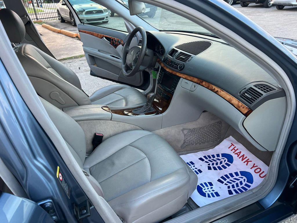 2004 Mercedes-Benz E-Class Image 11