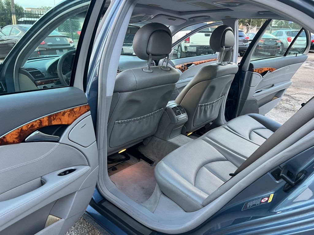 2004 Mercedes-Benz E-Class Image 14