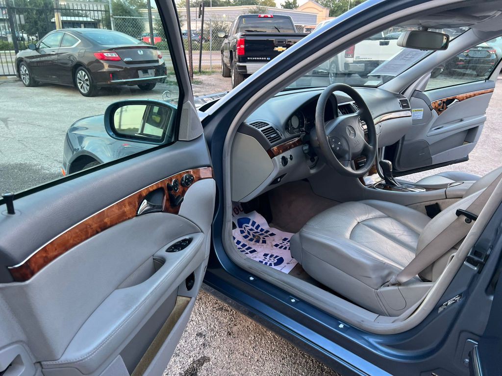 2004 Mercedes-Benz E-Class Image 17