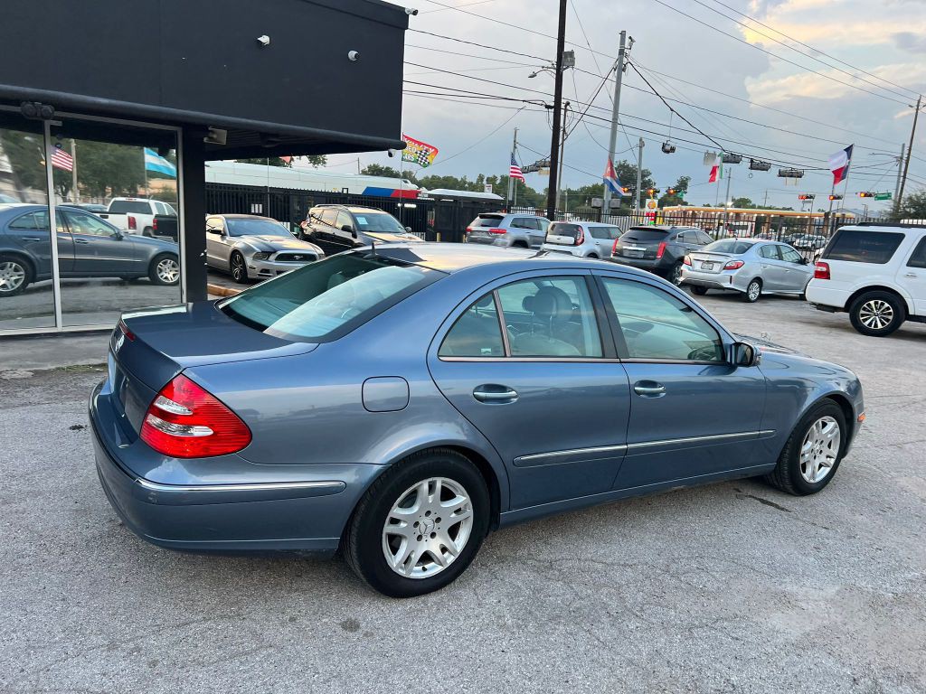 2004 Mercedes-Benz E-Class Image 20