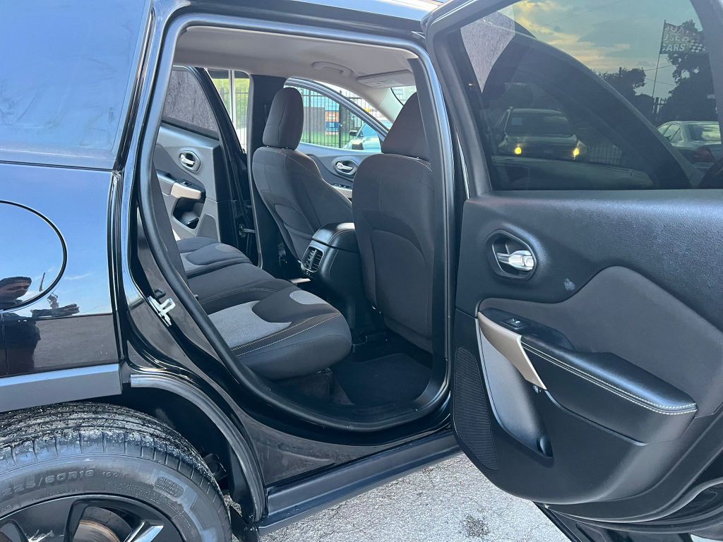 2018 Jeep Cherokee Image 12