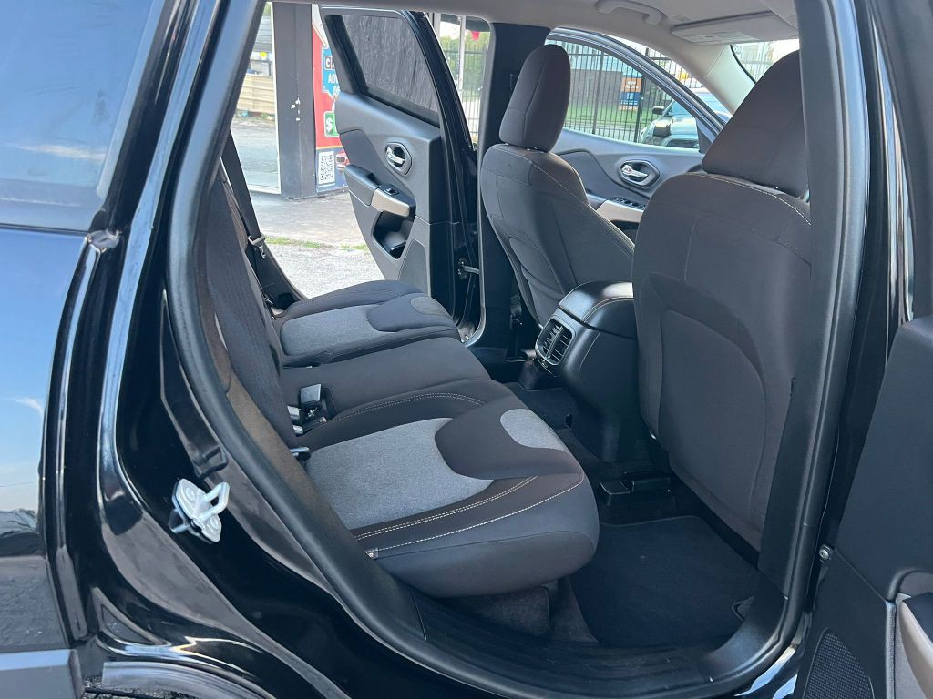 2018 Jeep Cherokee Image 15