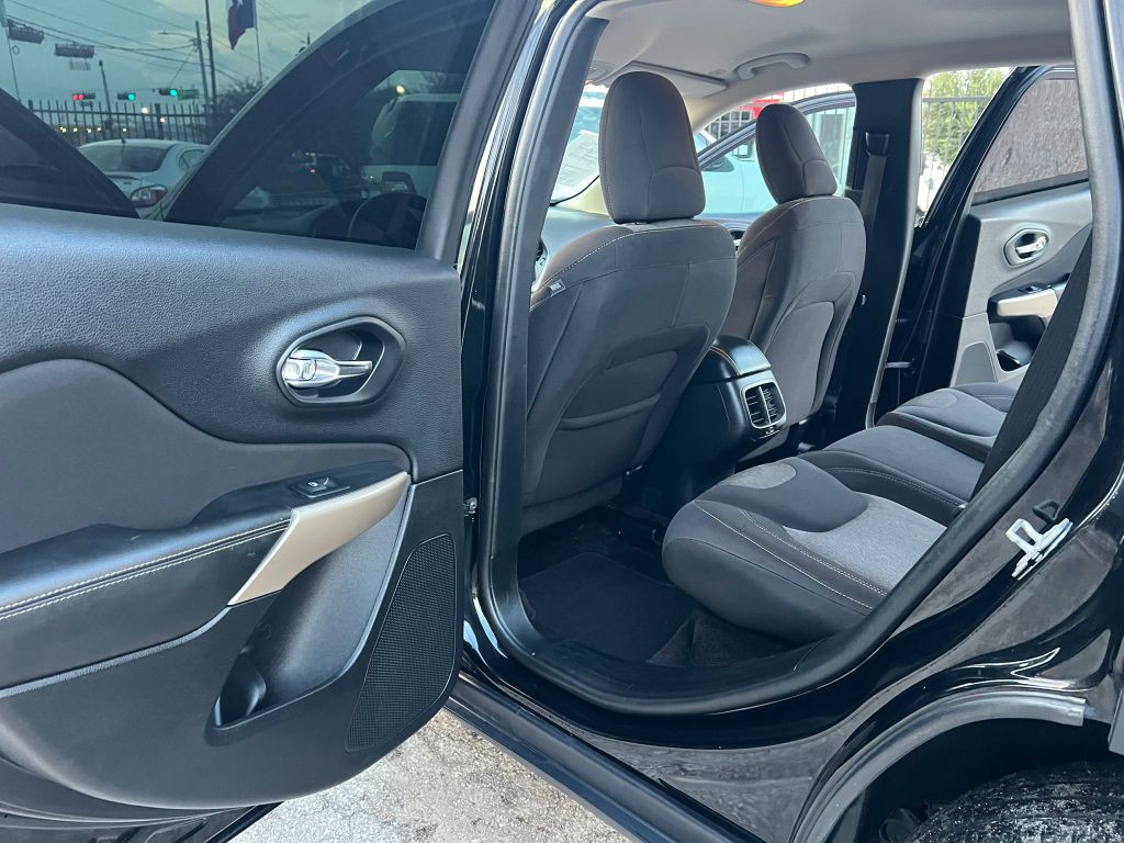 2018 Jeep Cherokee Image 17
