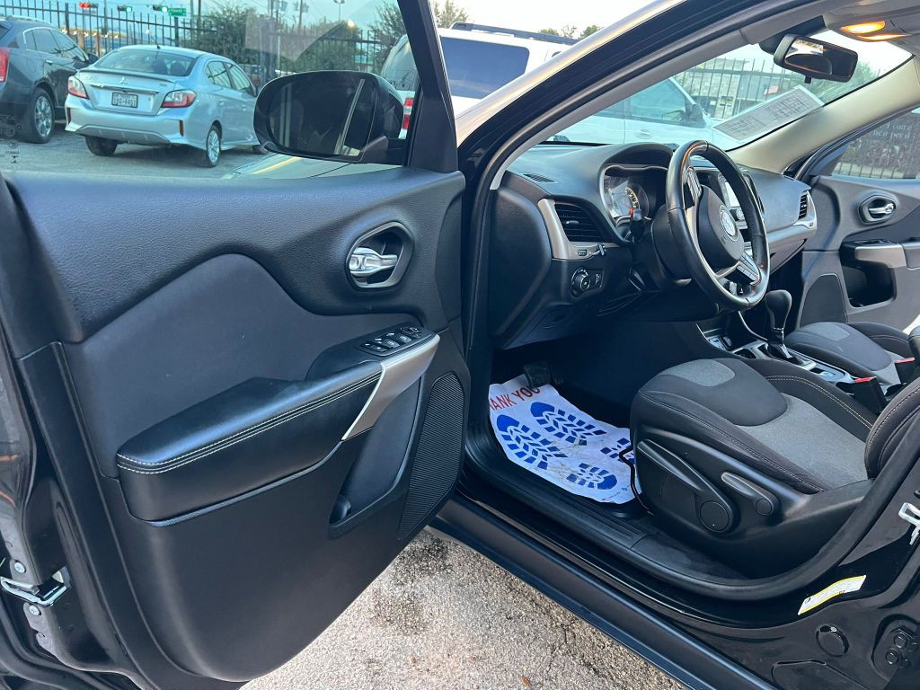 2018 Jeep Cherokee Image 18