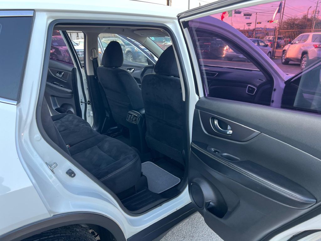 2016 Nissan Rogue Image 11