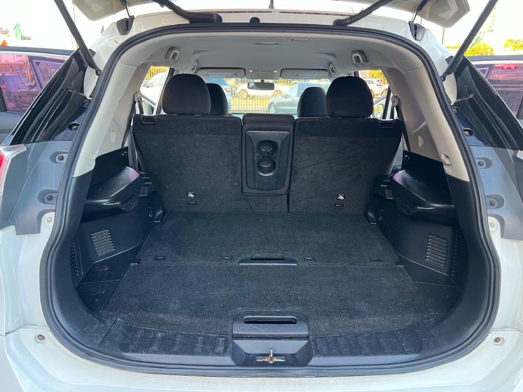 2016 Nissan Rogue Image 14
