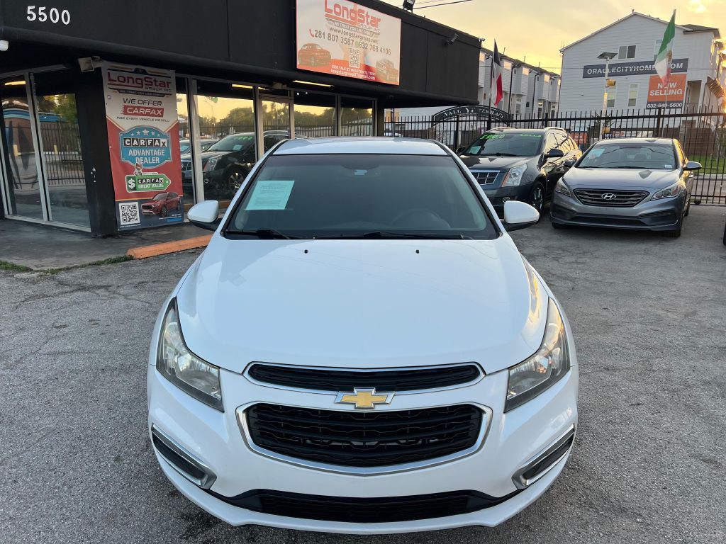 2015 Chevrolet Cruze Image 2