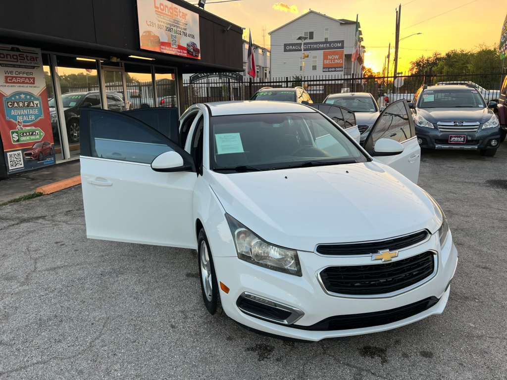 2015 Chevrolet Cruze Image 4
