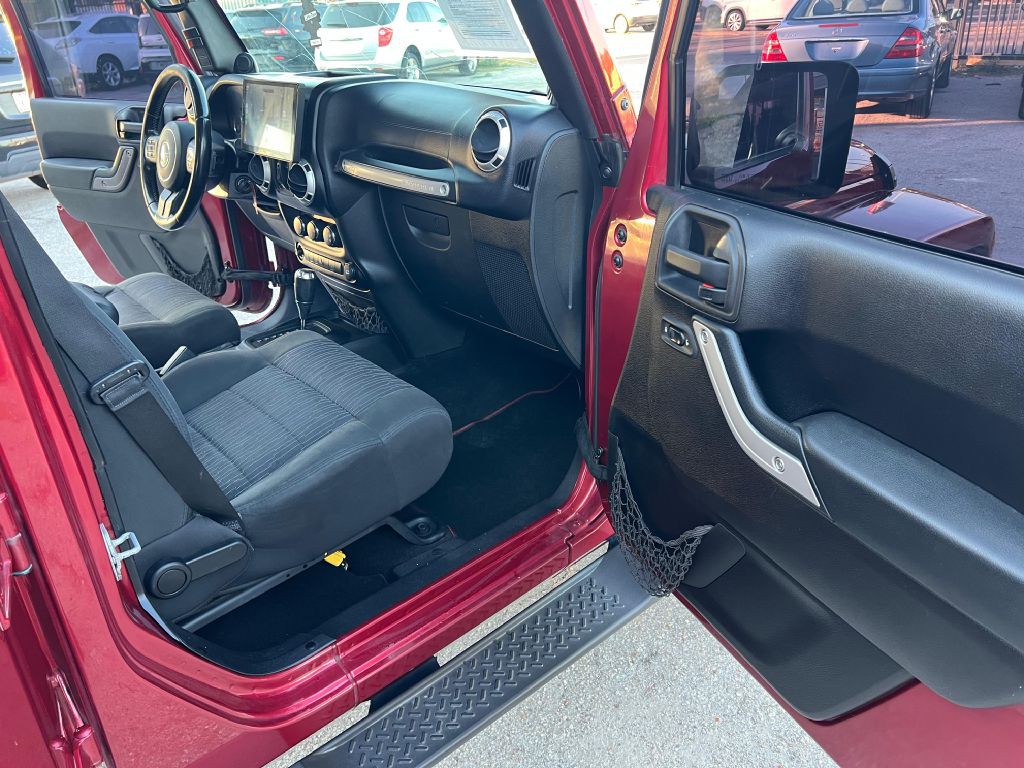 2011 Jeep Wrangler Unlimited Image 11