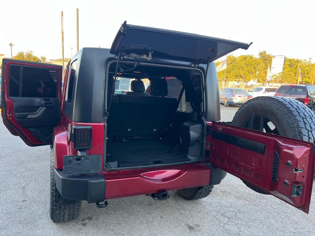 2011 Jeep Wrangler Unlimited Image 13