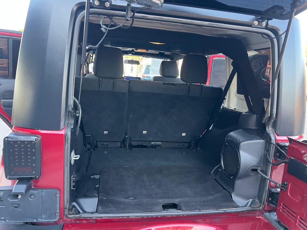 2011 Jeep Wrangler Unlimited Image 14