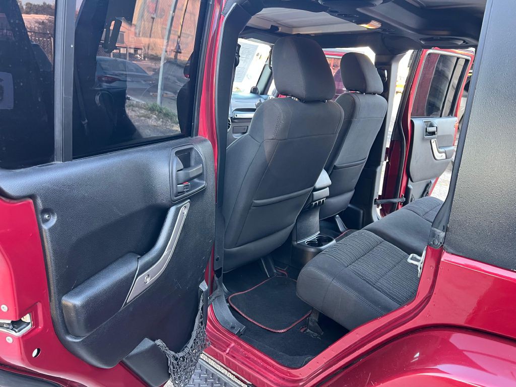 2011 Jeep Wrangler Unlimited Image 17