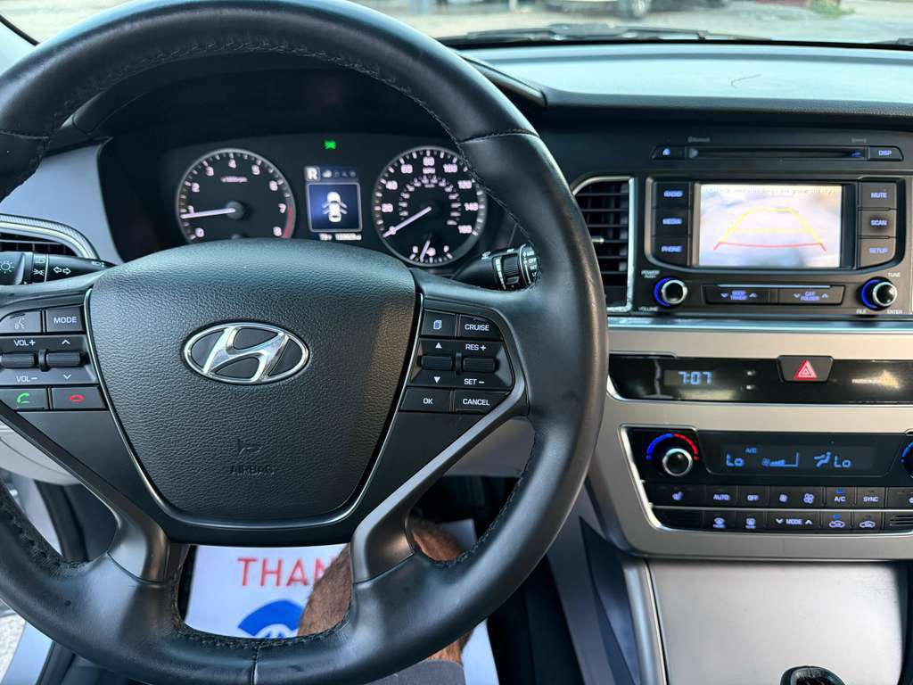 2015 Hyundai Sonata Image 17