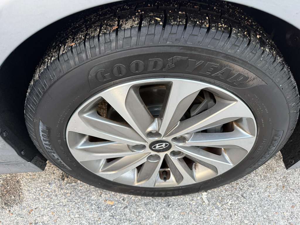 2015 Hyundai Sonata Image 19